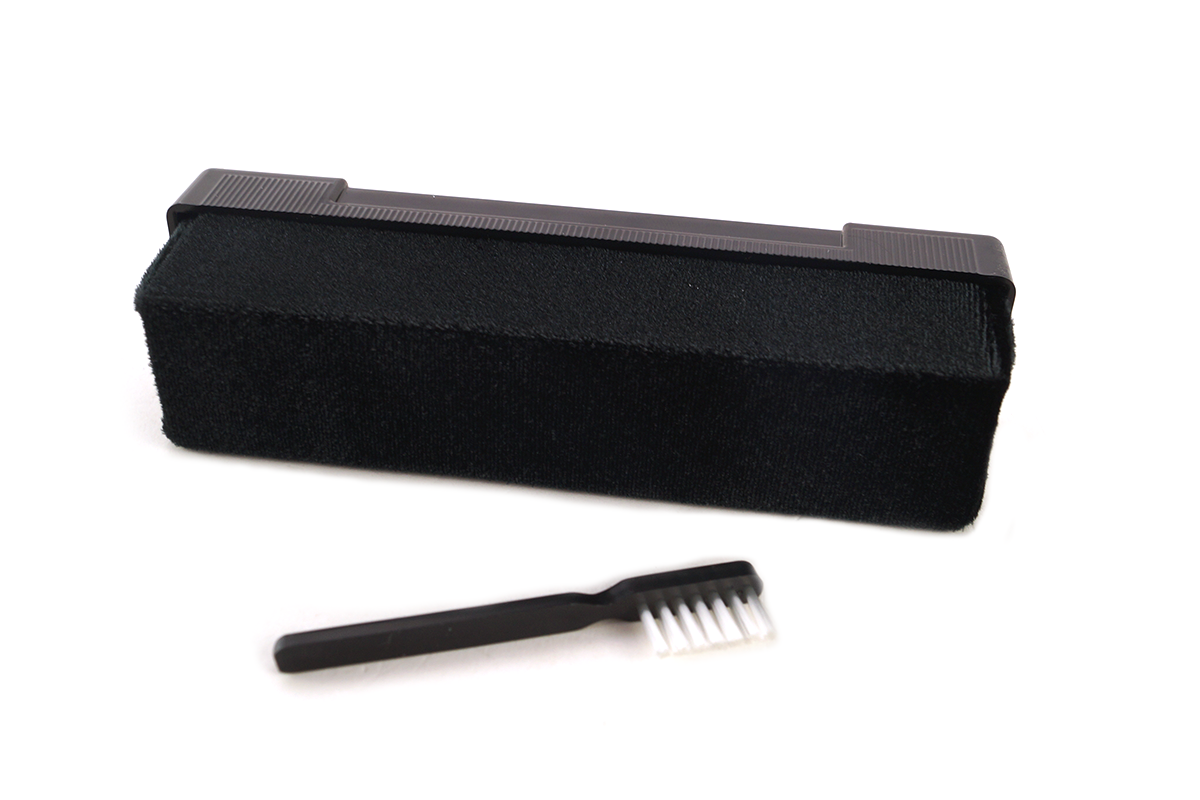 DOS Samt Plattenbürste mit Nadelreinigungsbürste